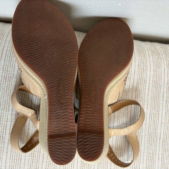 Clark’s sandals size 9 - Picture 6 of 8